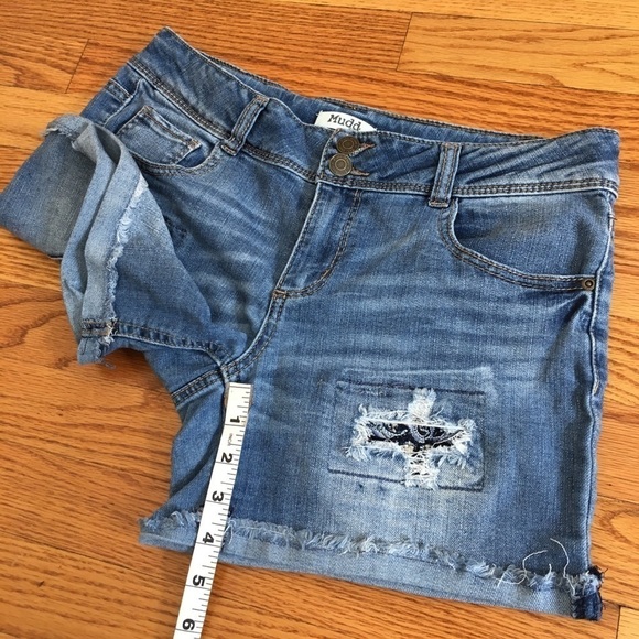 Mudd Low Rise Distressed Denim Blue Jean Shorts - Picture 12 of 13
